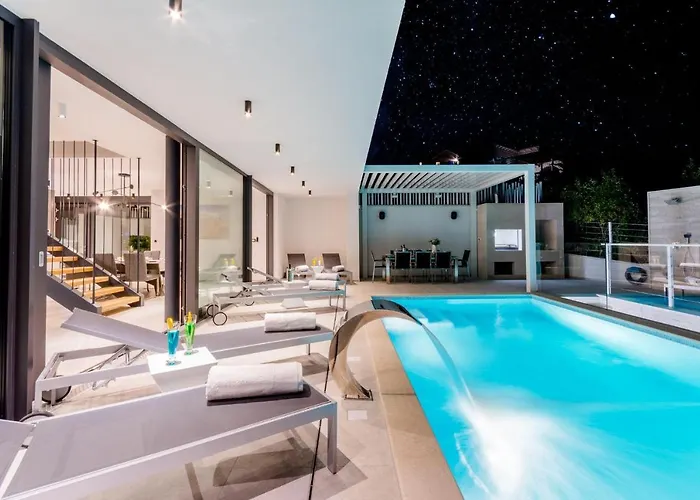 Luxury Vitae *