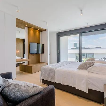 Vila Luxury Vitae Sutivan