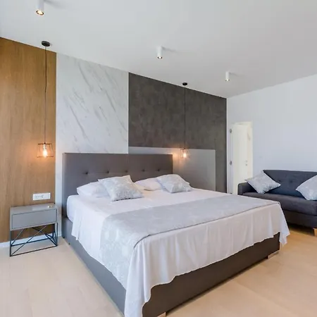 Luxury Vitae Sutivan