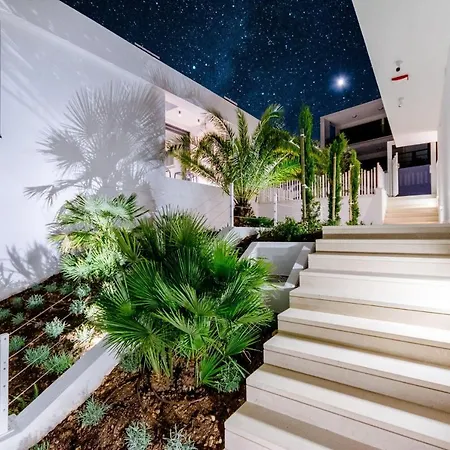 Luxury Vitae Villa