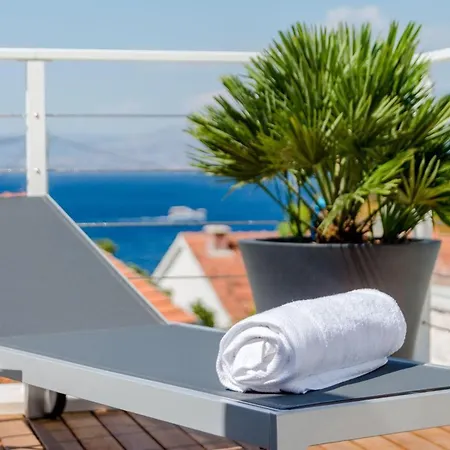 Luxury Vitae Sutivan
