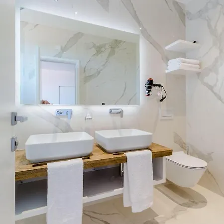 Luxury Vitae Vila Sutivan