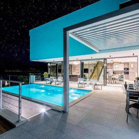 Luxury Vitae Villa