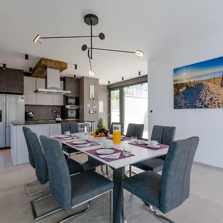 Villa Luxury Vitae Sutivan