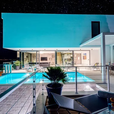 Vila Luxury Vitae Sutivan