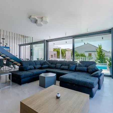 Vila Luxury Vitae Sutivan