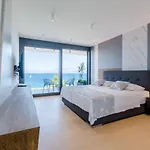 Luxury Vitae * Sutivan