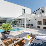 Willa Luxury Vitae Sutivan