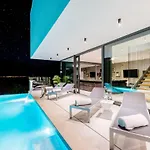 Luxury Vitae Willa Sutivan