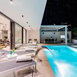 Luxury Vitae *