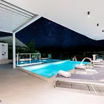 Luxury Vitae Willa Sutivan