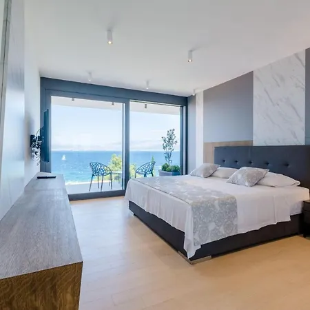 Luxury Vitae * Sutivan