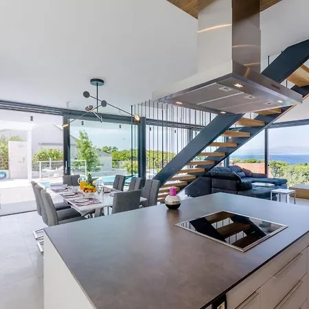 Luxury Vitae Sutivan